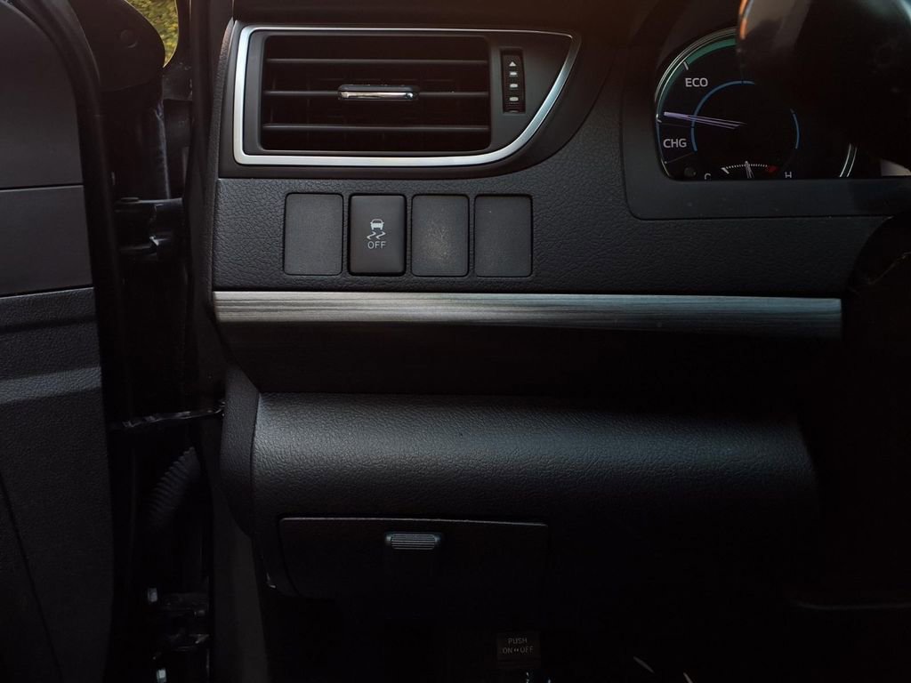 Used 2015 Toyota Camry XLE FWD image 14