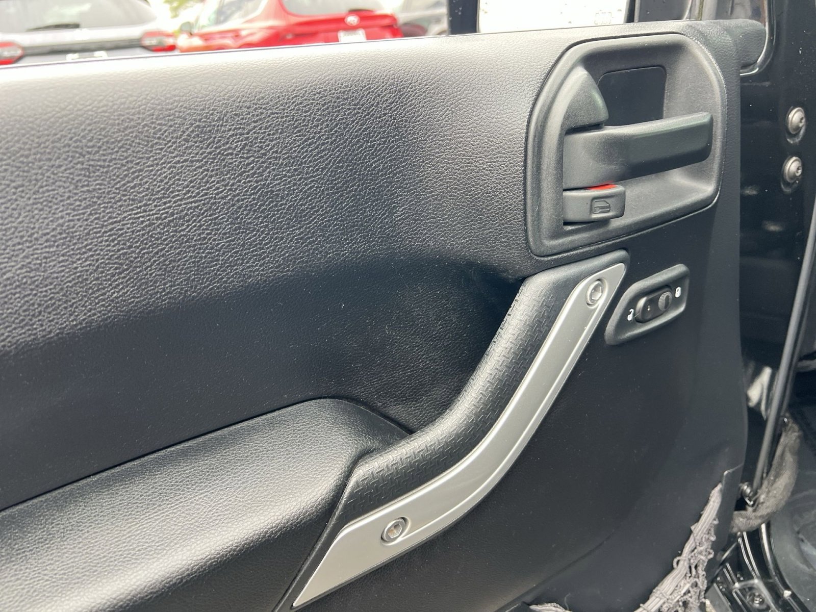 Used 2015 Jeep Wrangler Unlimited Sahara w/ Connectivity Group image 15