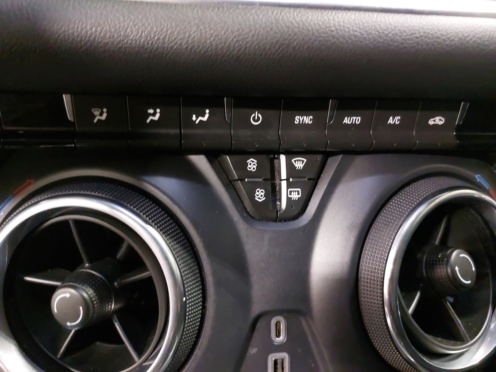 Used 2020 Chevrolet Blazer LT w/ LPO, Floor Liner Package FWD image 23