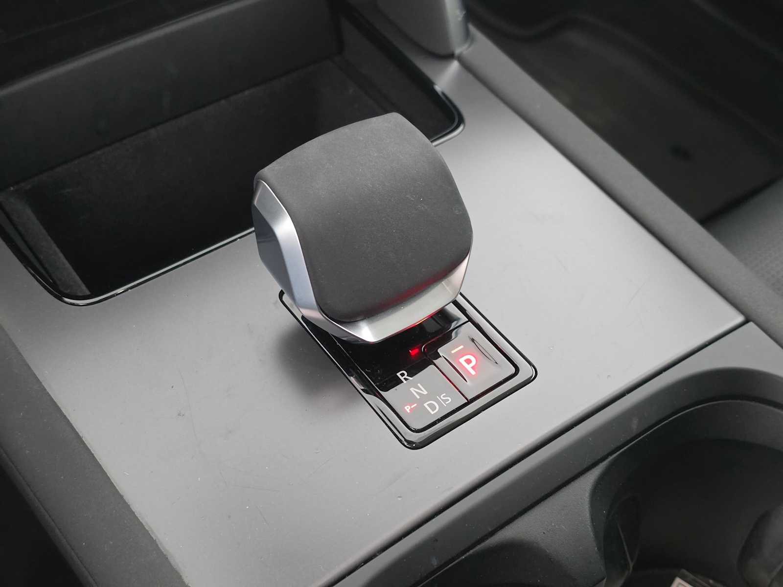 Used 2025 Land Rover Discovery Sport S AWD/4WD image 32