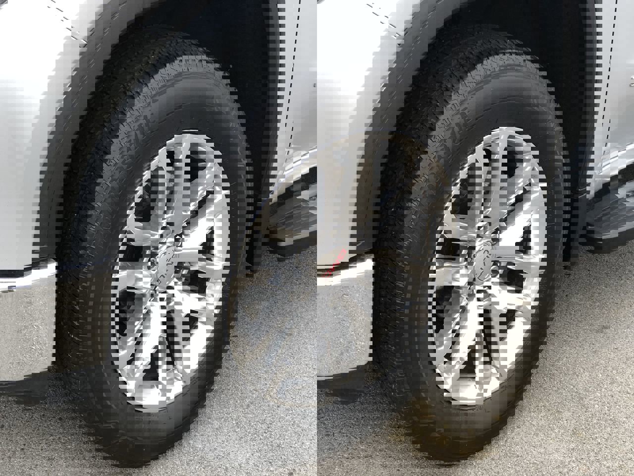 Used 2020 GMC Sierra 1500 SLT w/ SLT Premium Plus Package image 2