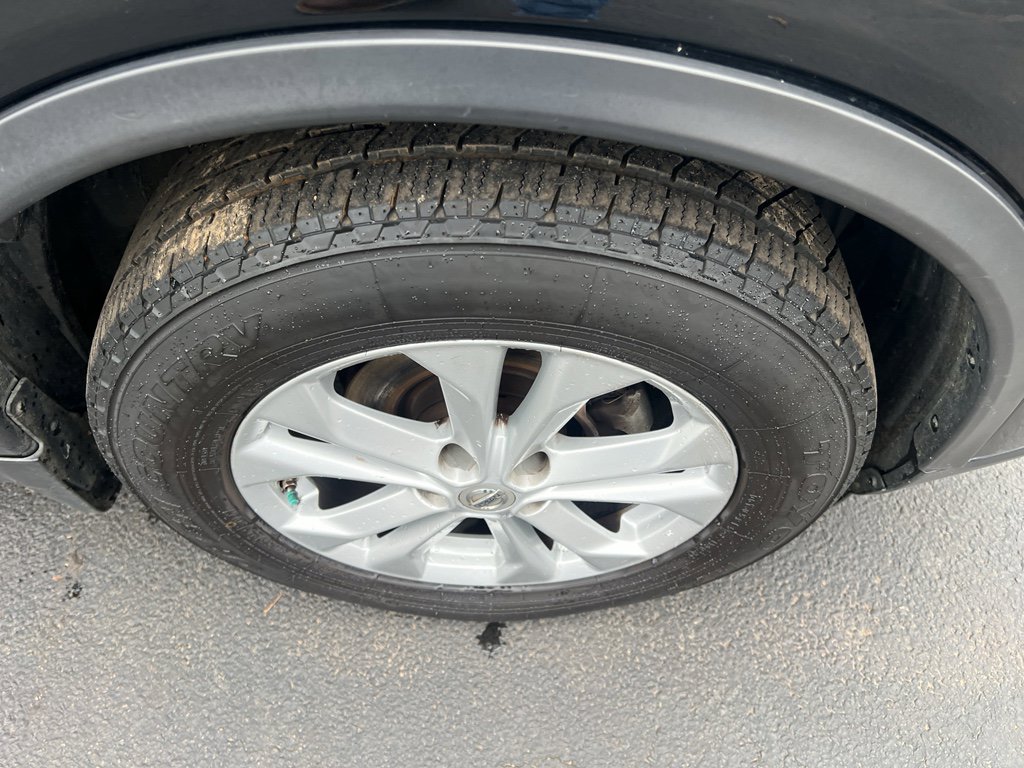 Used 2016 Nissan Rogue SV image 11