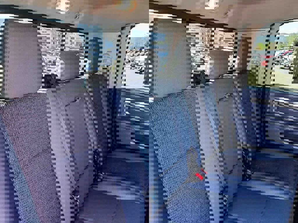 Used 2017 RAM 3500 SLT w/ Luxury Group image 24