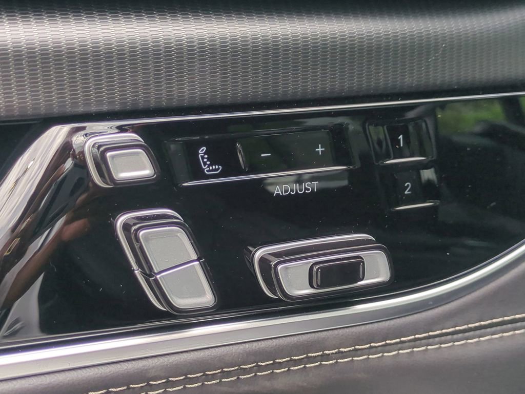 New 2026 Jeep Grand Wagoneer L Summit AWD/4WD image 21