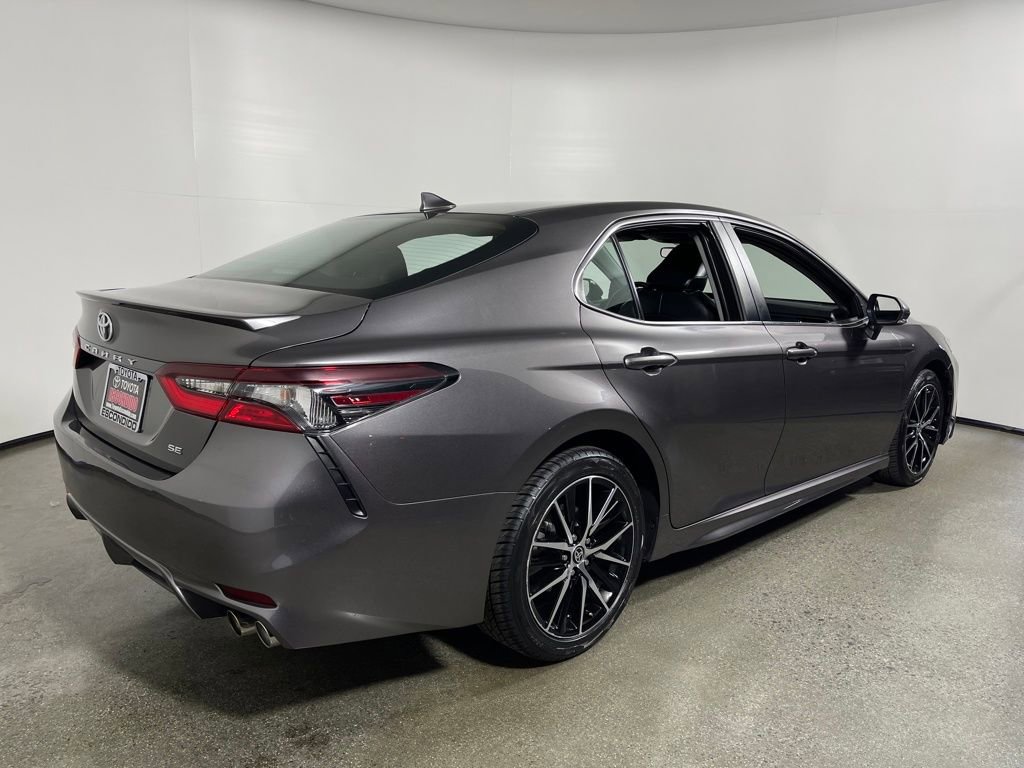 Certified 2022 Toyota Camry SE image 3