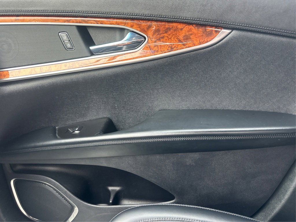 Used 2019 Lincoln Nautilus Select w/ Cargo Utility Package image 29