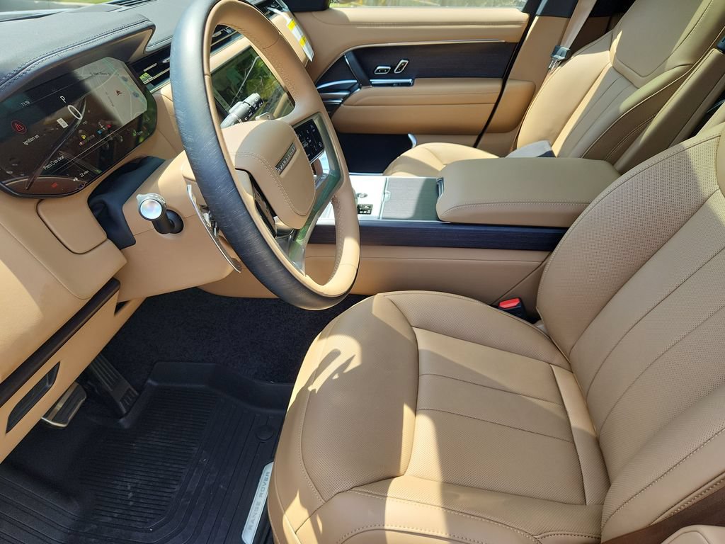 New 2026 Land Rover Range Rover Long Wheelbase SE AWD/4WD image 23