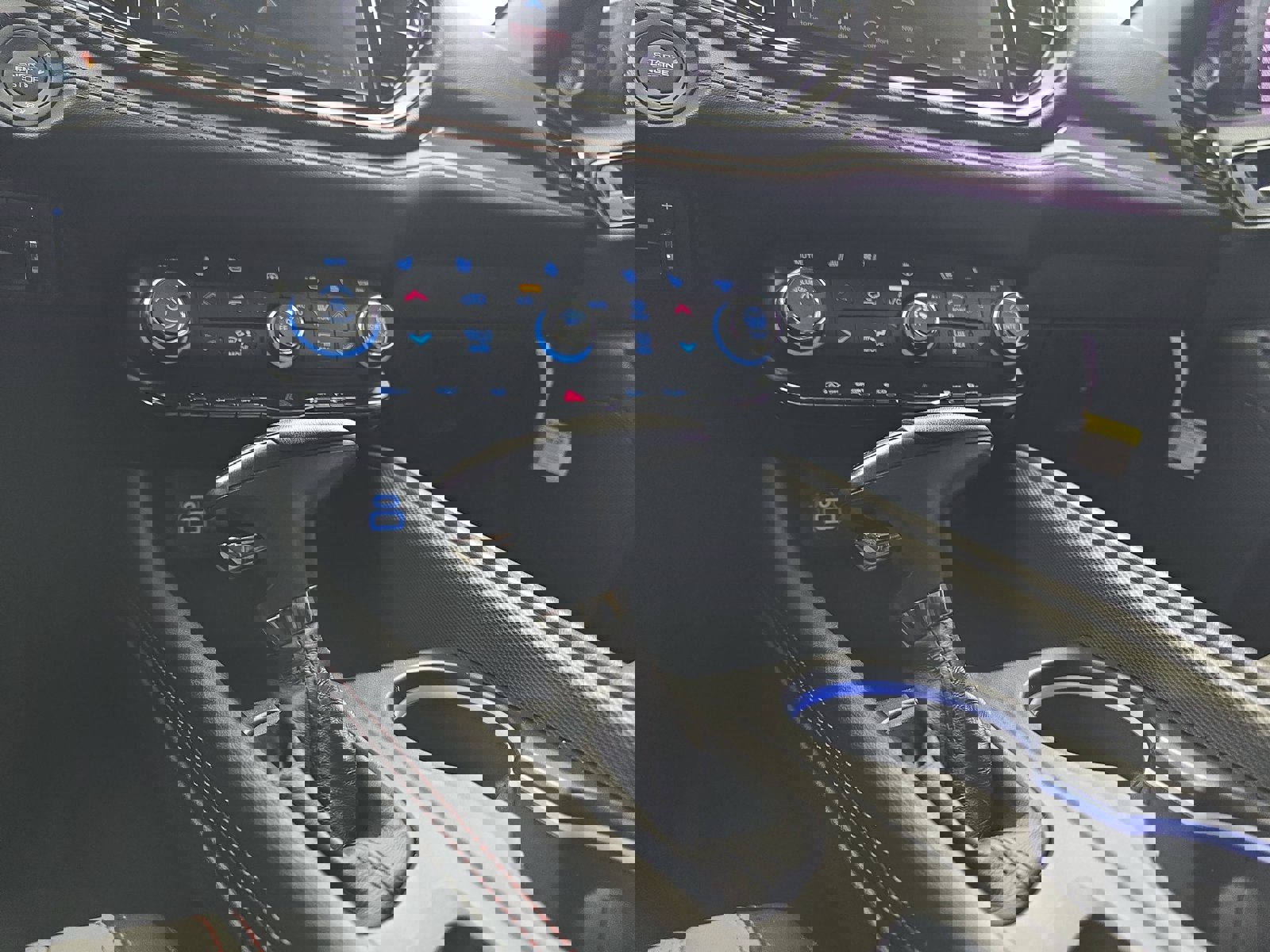 Used 2023 Dodge Durango GT image 34