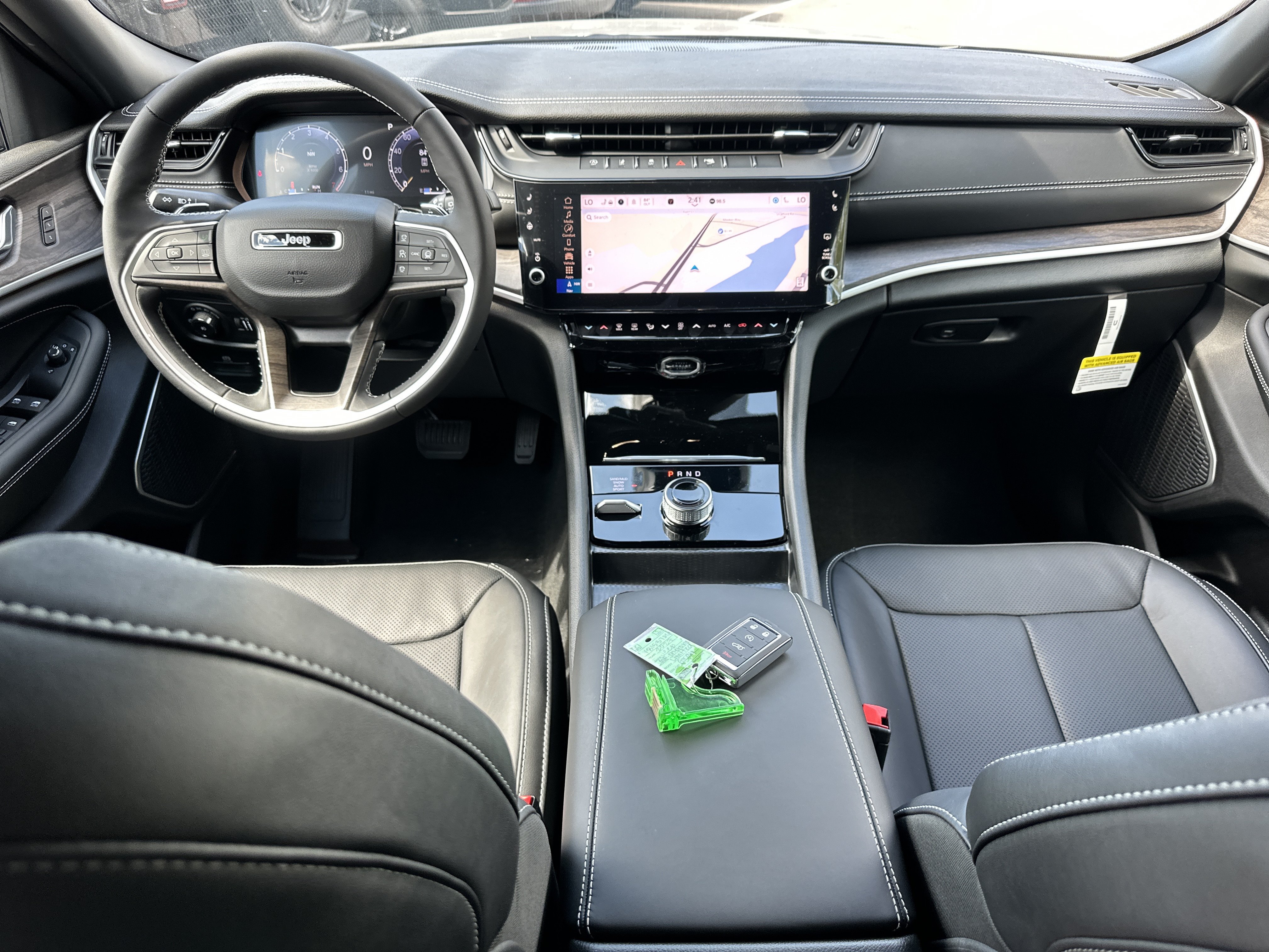 New 2027 Jeep Grand Cherokee Limited AWD/4WD image 32