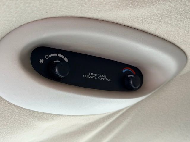 Used 2007 Chrysler Town & Country Touring image 21