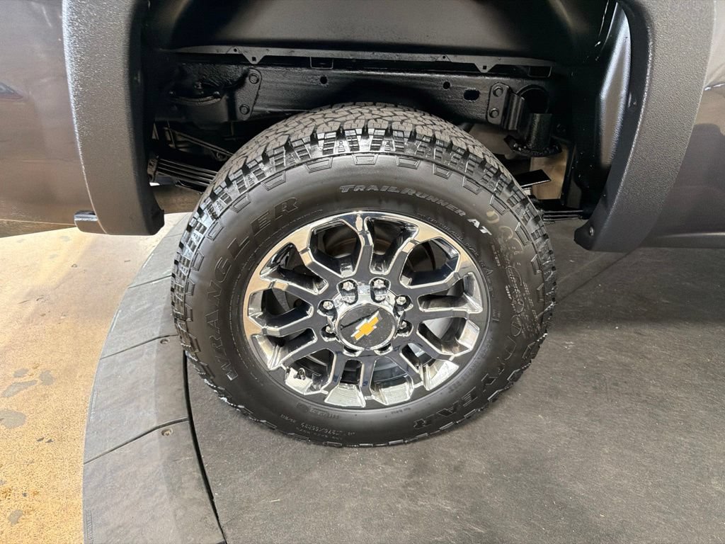 Used 2015 Chevrolet Silverado 3500 LT w/ LT Convenience Package AWD/4WD image 28