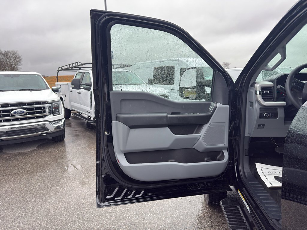 New 2026 Ford F450 XL w/ XL Chrome Package image 17