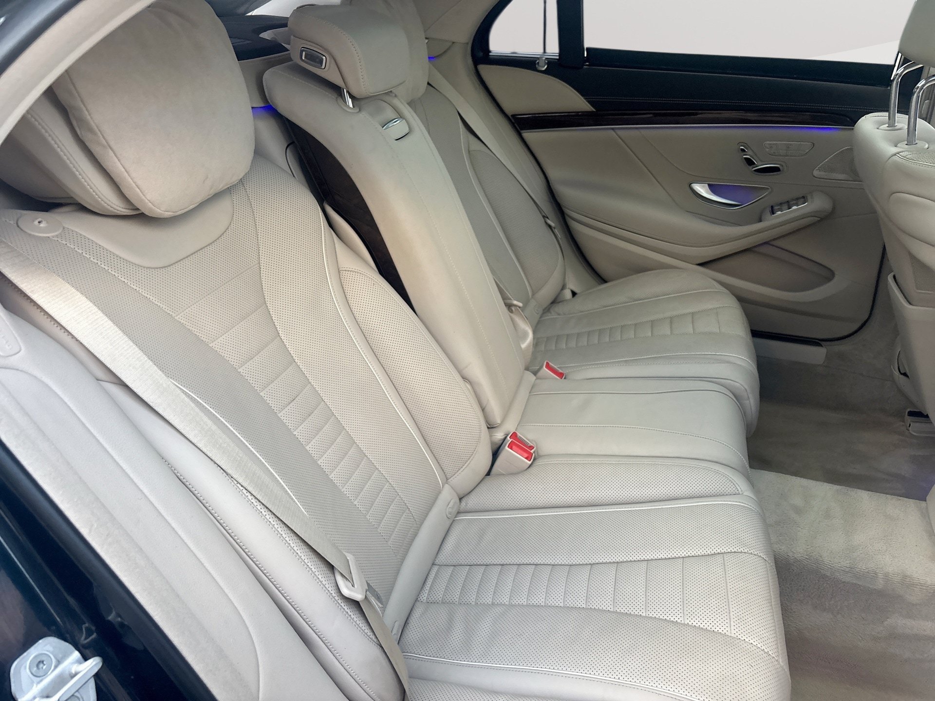 Used 2017 Mercedes-Benz S 550 4MATIC Sedan image 27