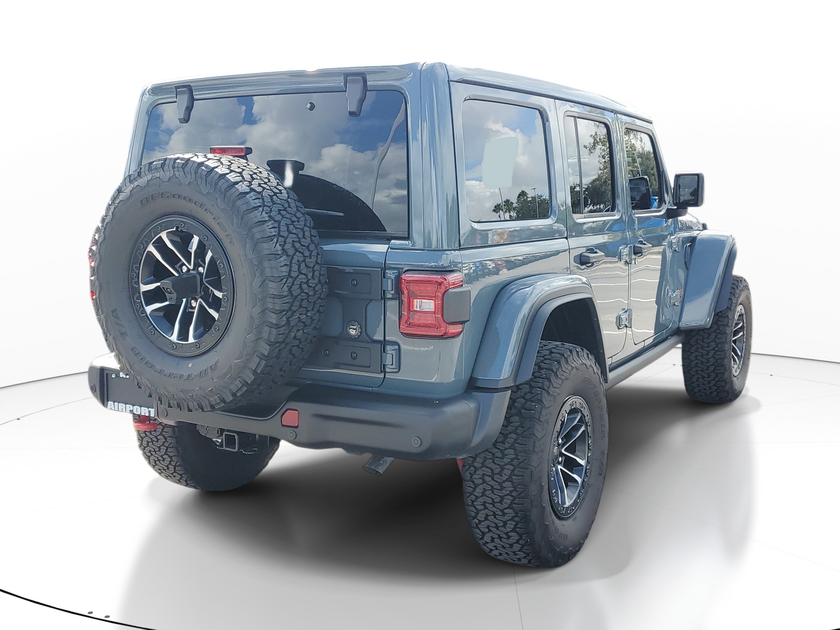 Used 2025 Jeep Wrangler Unlimited Rubicon AWD/4WD image 6