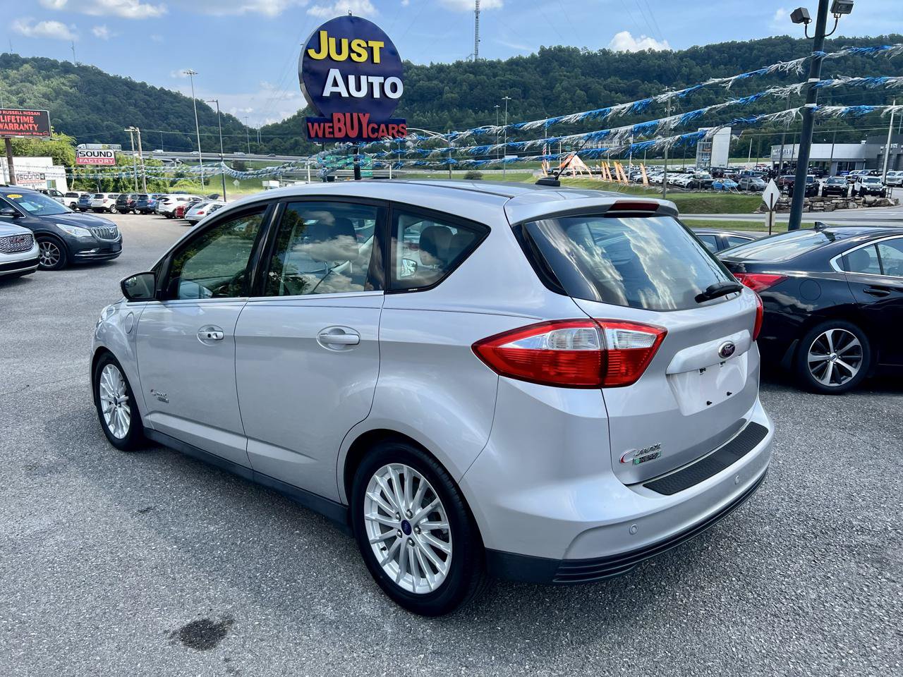 Used 2015 Ford C-MAX Energi SEL w/ Equipment Group 302A FWD image 5