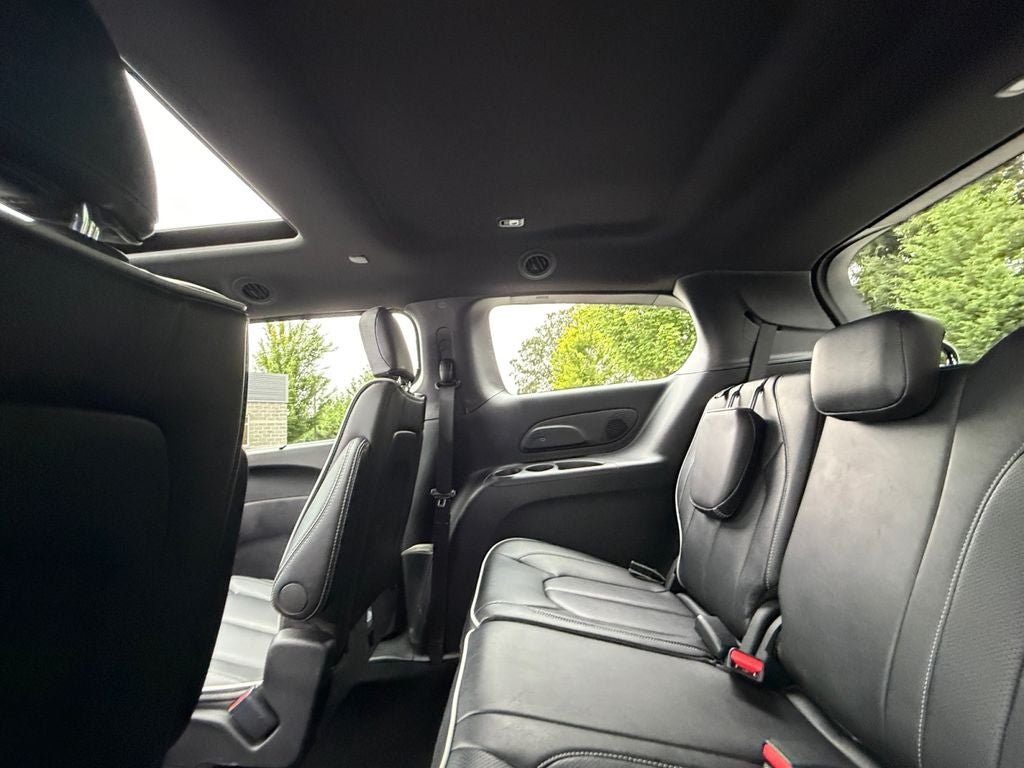 Used 2026 Chrysler Pacifica Limited FWD image 34
