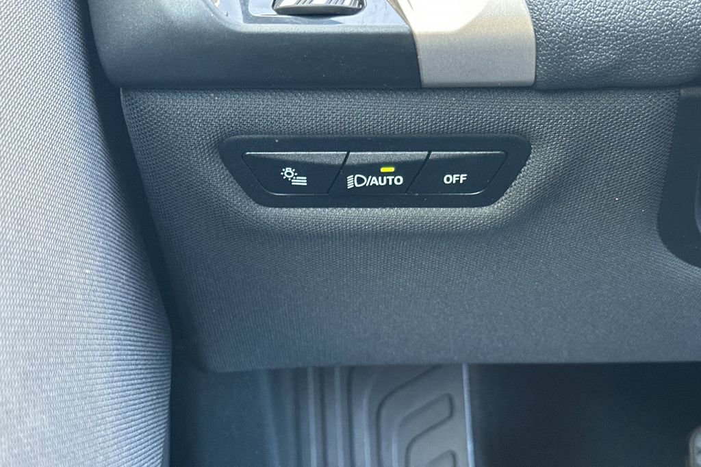 Used 2024 BMW iX xDrive50 w/ Sport Package image 31