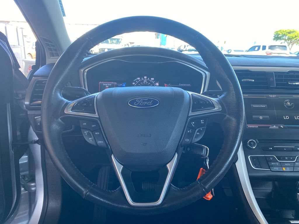 Used 2016 Ford Fusion SE FWD image 14