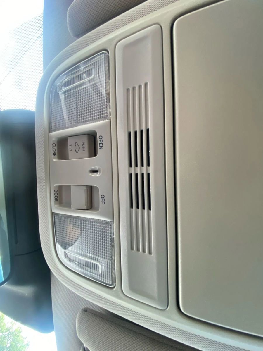 Used 2018 Honda Accord EX-L image 16