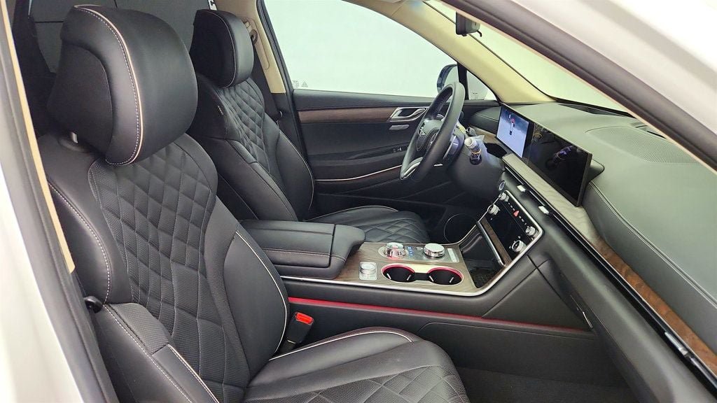 Used 2025 Genesis GV80 3.5T Prestige AWD/4WD image 24