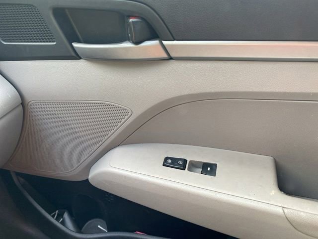 Used 2017 Hyundai Elantra SE FWD image 26