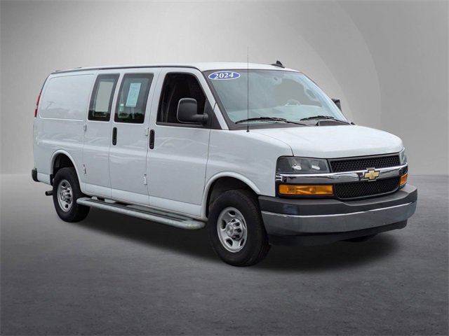Used 2024 Chevrolet Express 2500 Work Van w/ Driver Convenience Package image 5