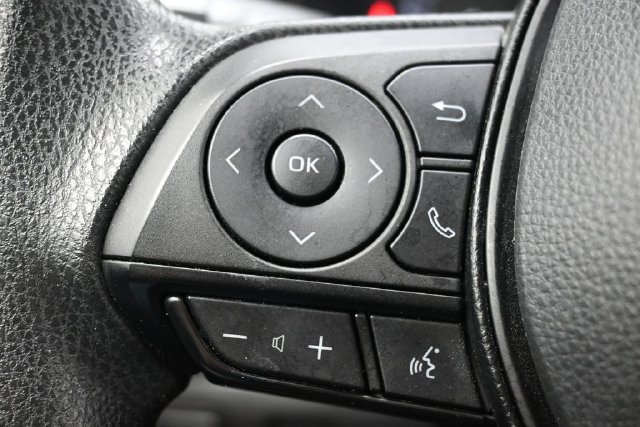 Used 2022 Toyota Corolla LE FWD image 17