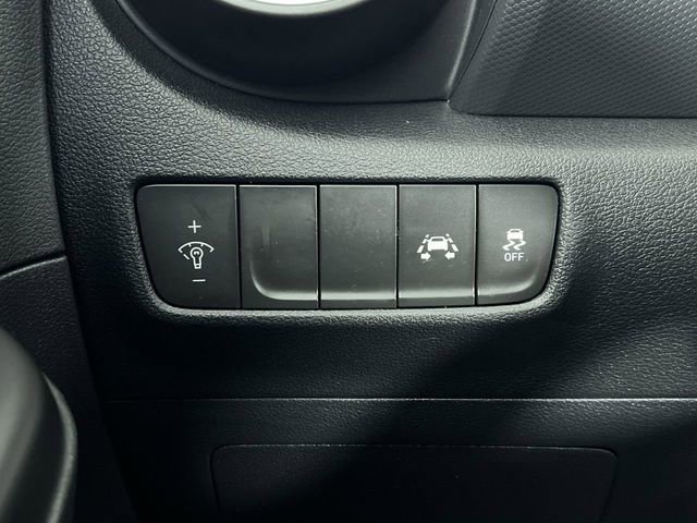 Used 2019 Hyundai Kona SE w/ Cargo Package image 18