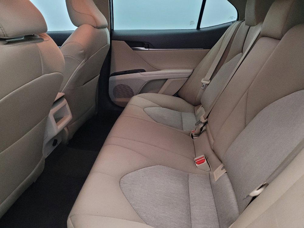 Used 2019 Toyota Camry LE FWD image 18