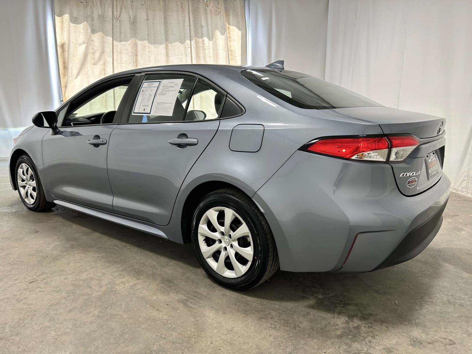 Used 2025 Toyota Corolla LE FWD image 4