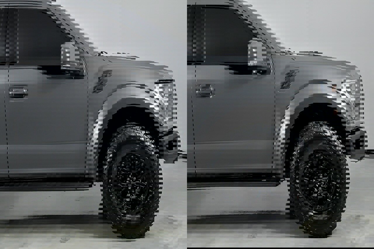 Used 2018 Ford F150 Raptor w/ Equipment Group 802A Luxury image 15