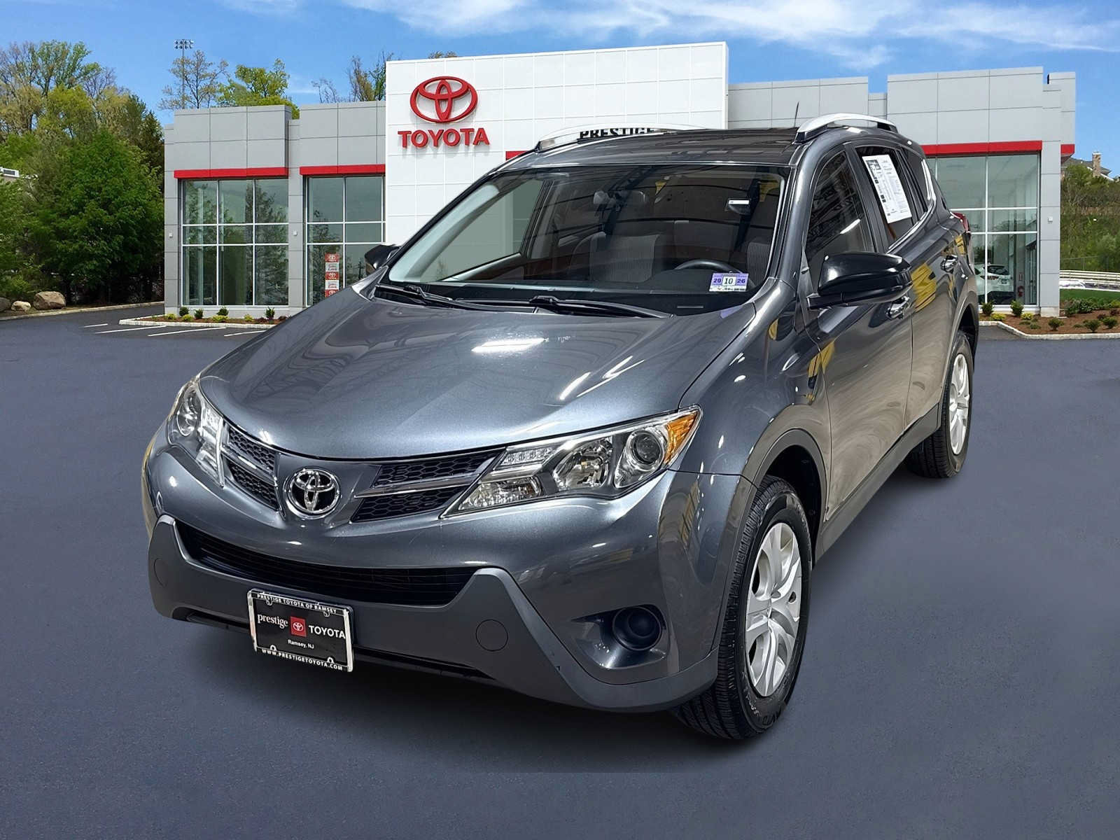 Used 2015 Toyota RAV4 LE AWD/4WD image 1