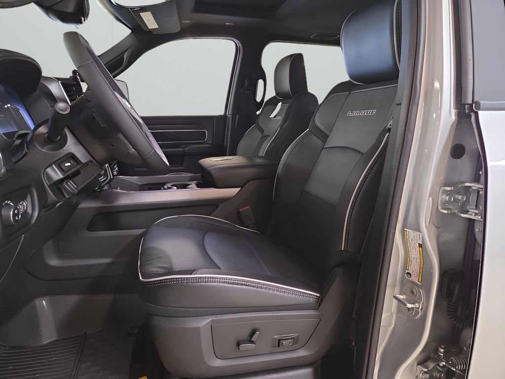 New 2026 RAM 2500 Laramie AWD/4WD image 9