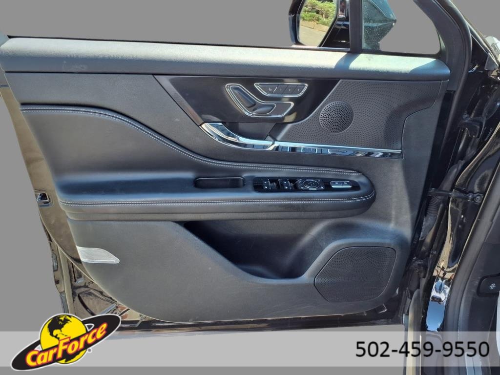 Used 2023 Lincoln Corsair Reserve w/ Equipment Group 201A image 18