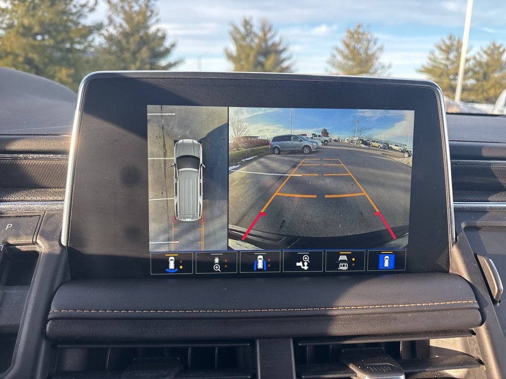 Used 2023 GMC Yukon AT4 w/ AT4 Premium Plus Package image 14