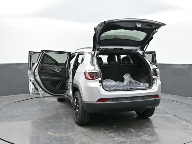 New 2025 Jeep Compass Latitude w/ Convenience Group AWD/4WD image 65