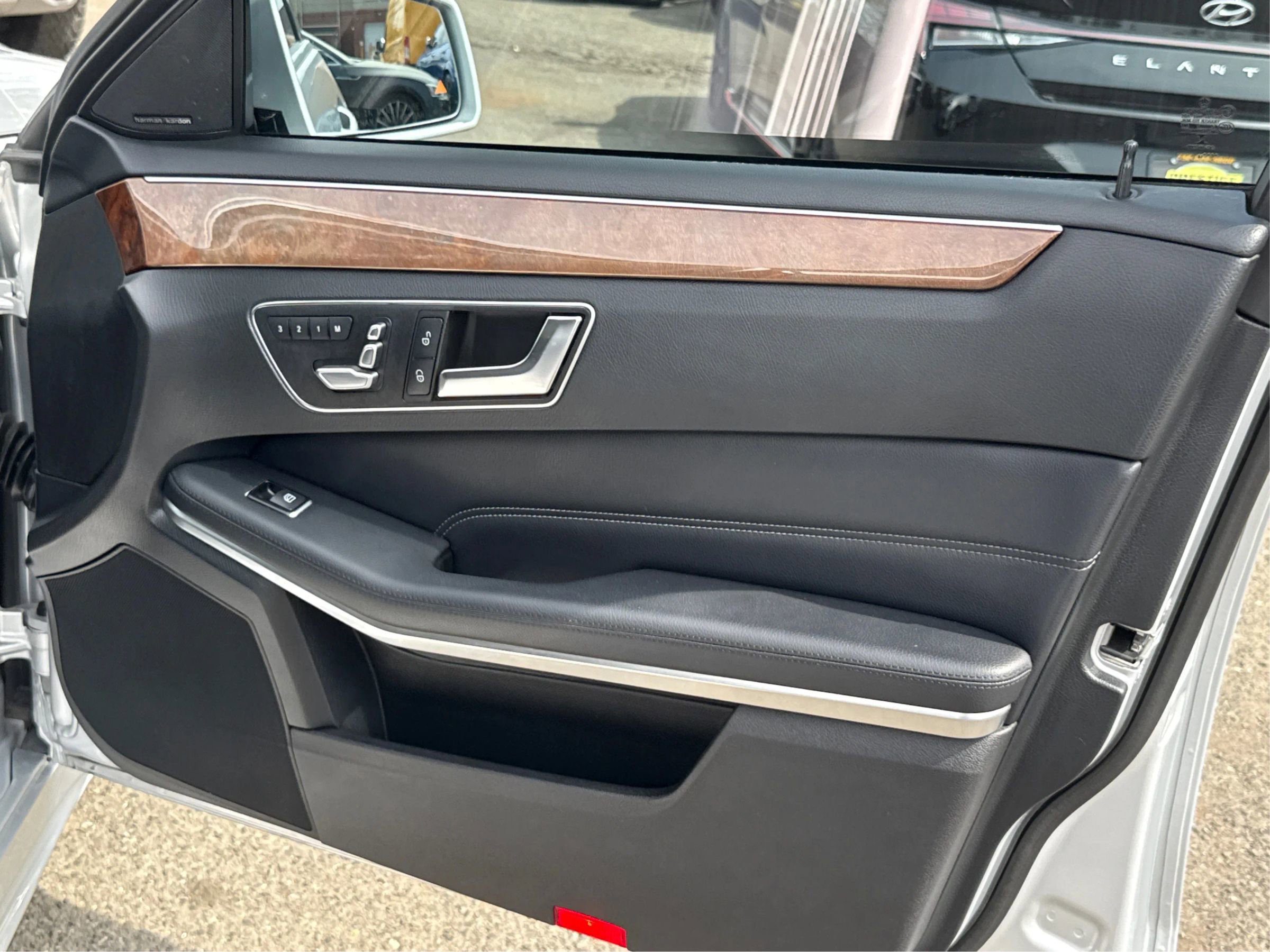 Used 2014 Mercedes-Benz E 350 4MATIC Sedan image 20