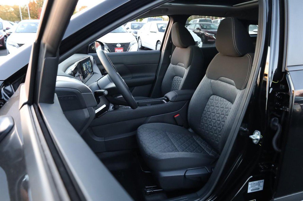 New 2026 Nissan Kicks SV w/ SV Premium Package image 10
