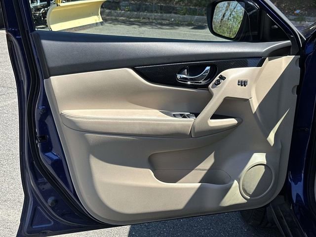 Used 2017 Nissan Rogue SL w/ SL Premium Package image 12