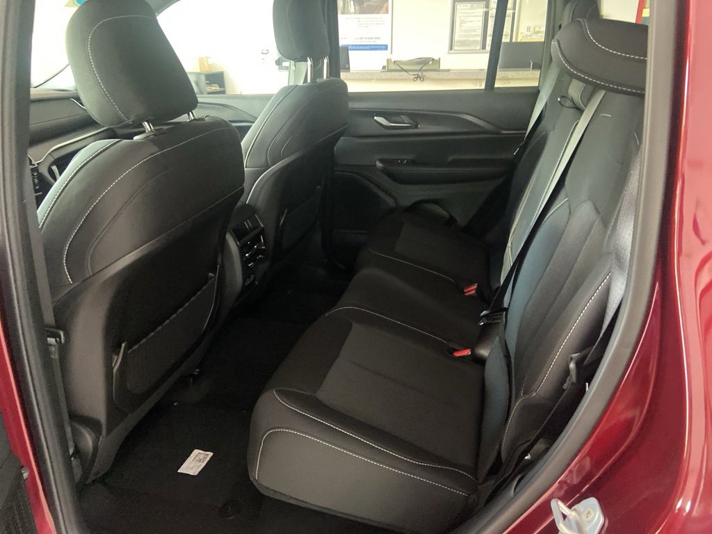 New 2025 Jeep Grand Cherokee Laredo X image 7