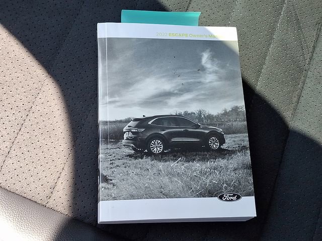 Certified 2022 Ford Escape SEL w/ SEL Stealth AWD Package image 27