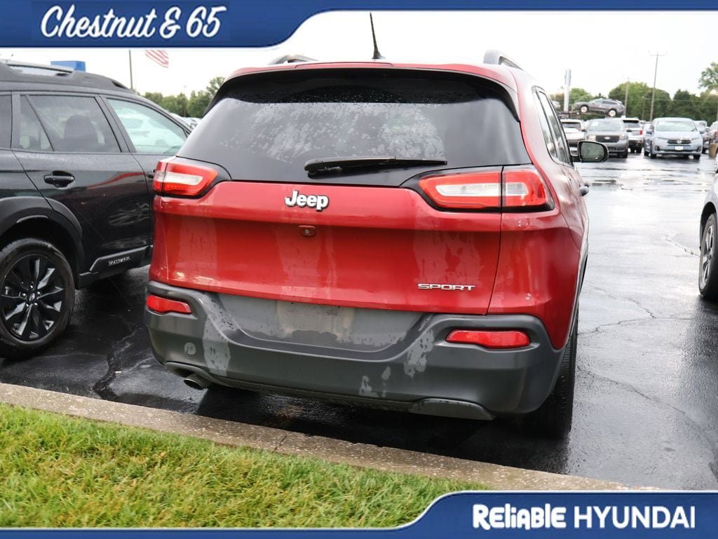Used 2016 Jeep Cherokee Sport FWD image 20