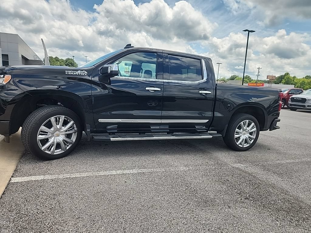 Used 2024 Chevrolet Silverado 1500 High Country w/ High Country Premium Package AWD/4WD image 1