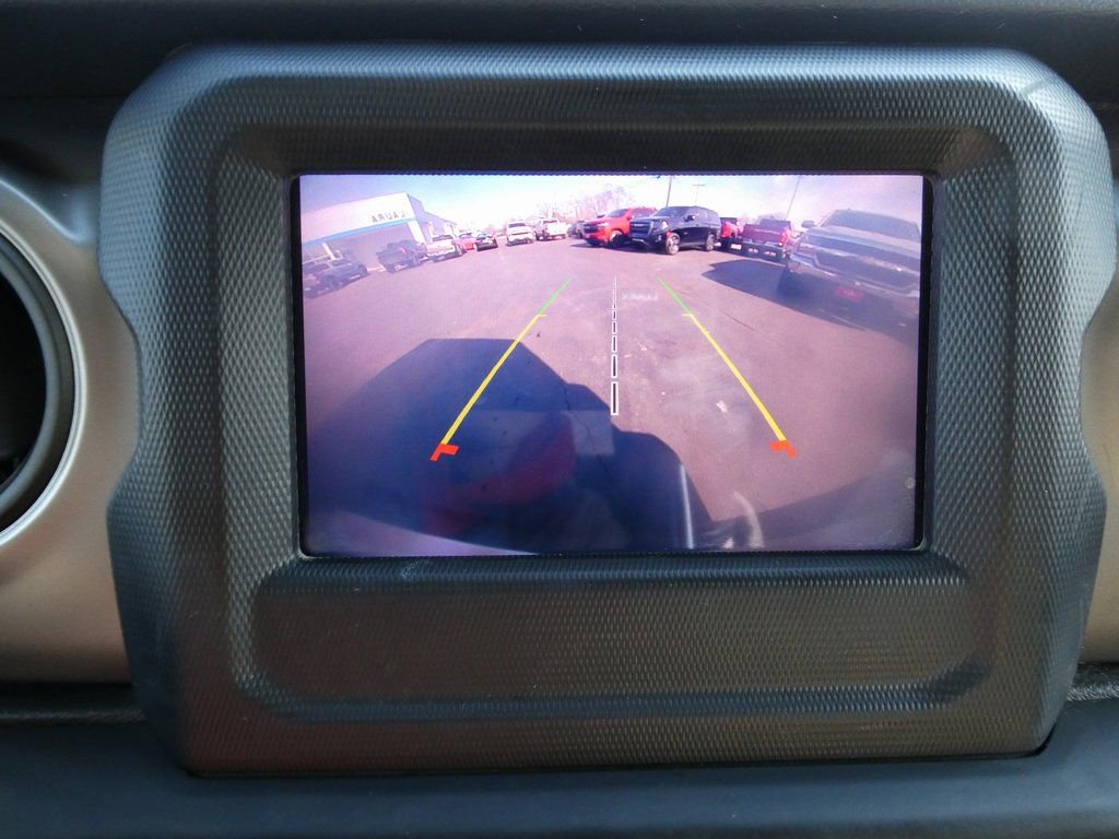 Used 2021 Jeep Wrangler Sport image 23