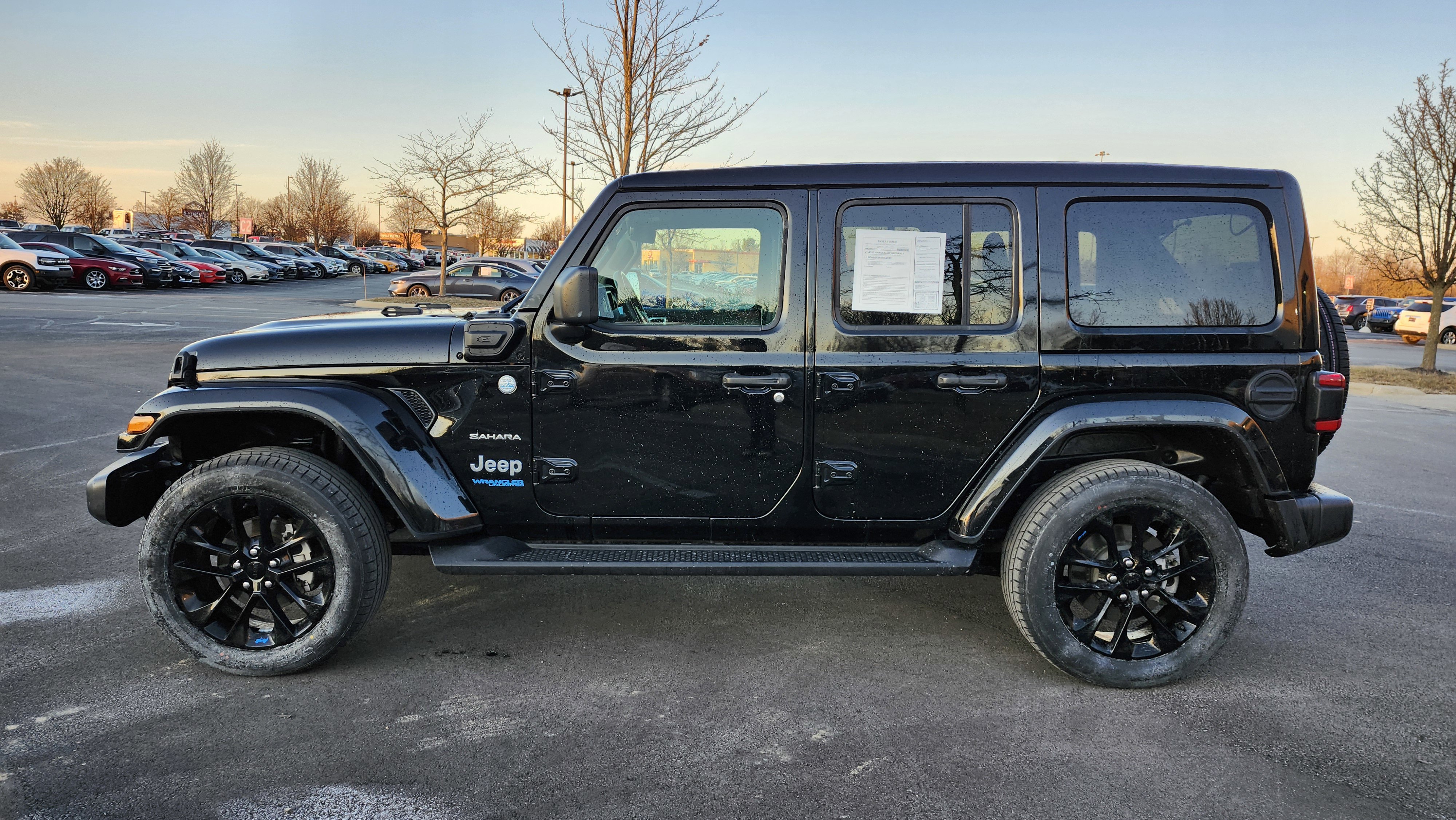 Used 2022 Jeep Wrangler Unlimited Sahara w/ Cold Weather Group image 15