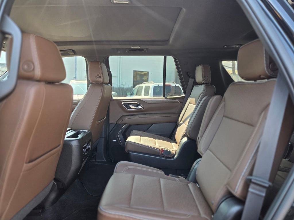 Used 2022 Chevrolet Tahoe High Country w/ Premium Package 2 AWD/4WD image 22