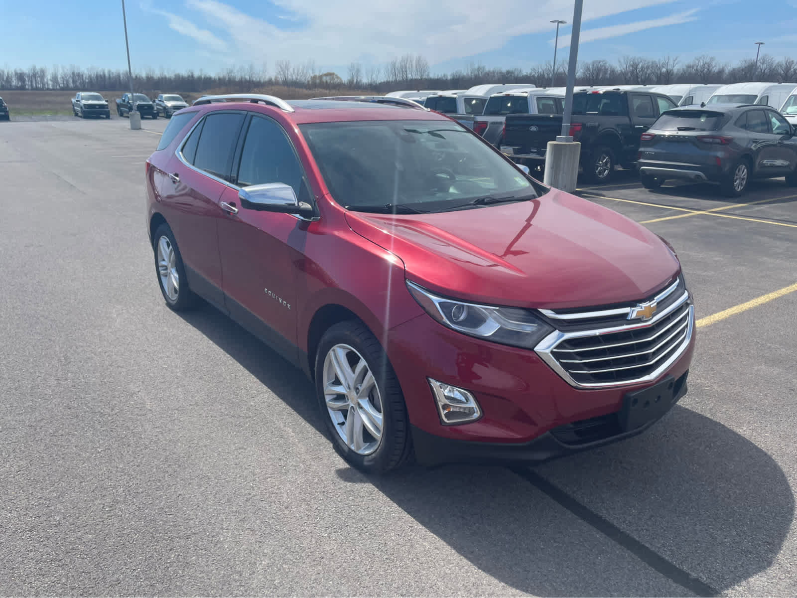 Used 2021 Chevrolet Equinox Premier w/ Premier True North Edition image 3