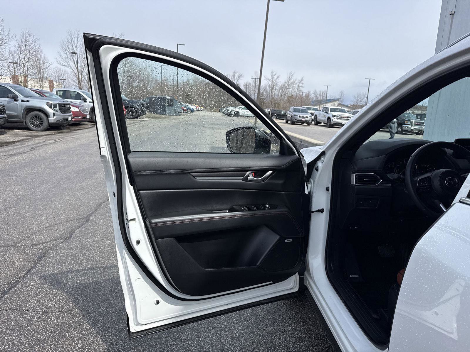 Used 2024 MAZDA CX-5 Carbon Edition image 11