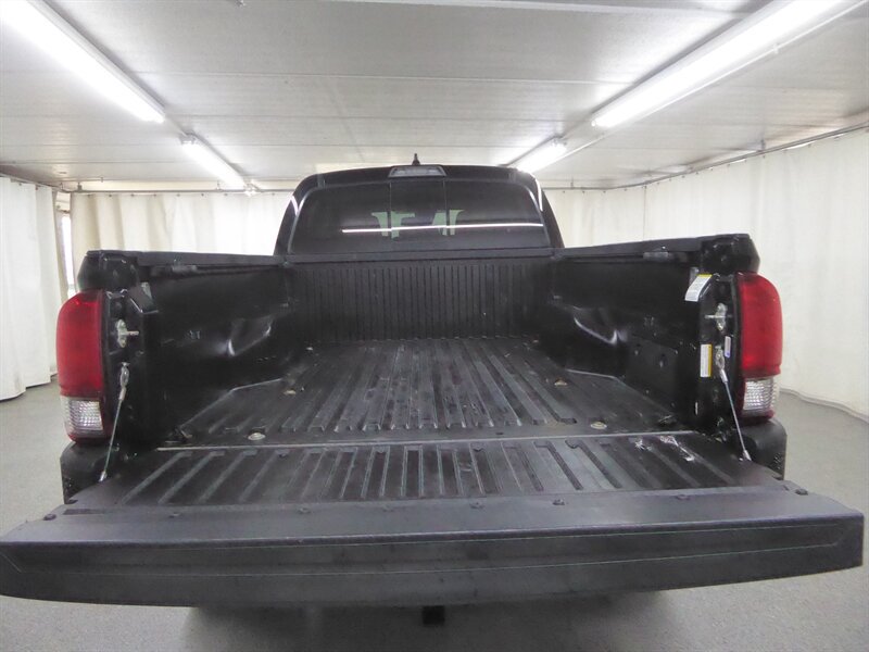 Used 2023 Toyota Tacoma SR5 AWD/4WD image 31