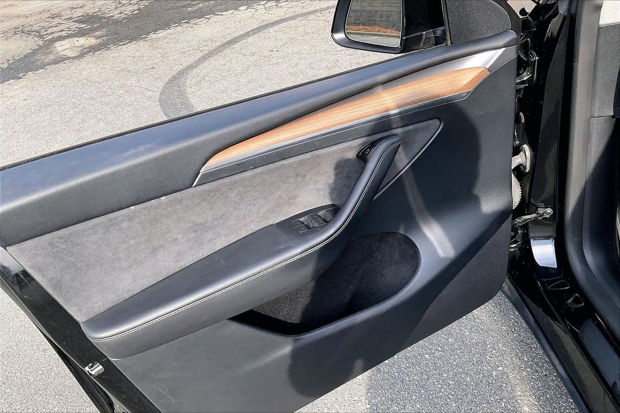 Used 2023 Tesla Model Y Performance image 27